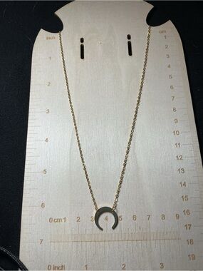 ⭐ Minimalist Crescent Moon Necklace Gold Tone Gray Pendant Layering